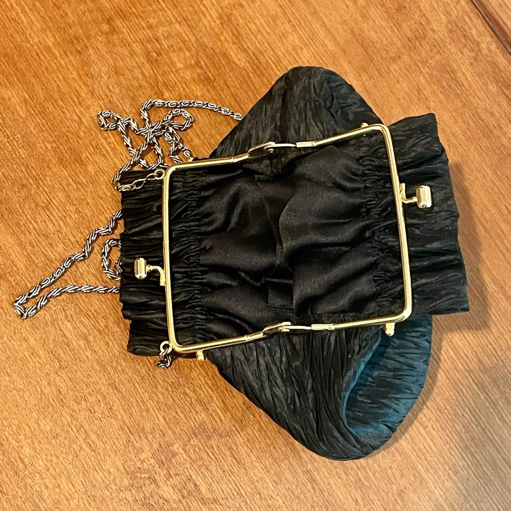 Vintage La Regale Black Textile Evening Bag Chain Strap Gold Metal Kiss Closure - Picture 13 of 16